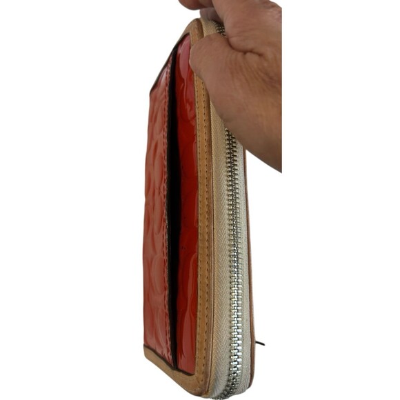 Coach Peyton Sign Wallet Embossed Salmon Orange Patent Leather Zip Around 8 x 4 - Picture 4 of 12